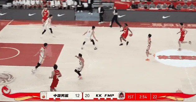 中国男篮轮换阵容三分钟不得分，目前已经12-23落后对手